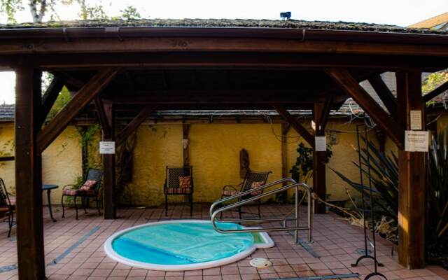 Galiano Oceanfront Inn & Spa