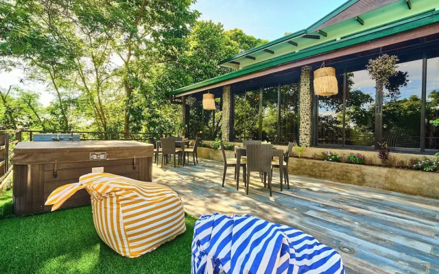 Cuatro Maya by Araw Residences