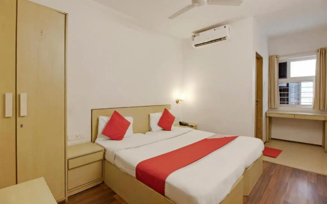 OYO 74511 Hotel Adya