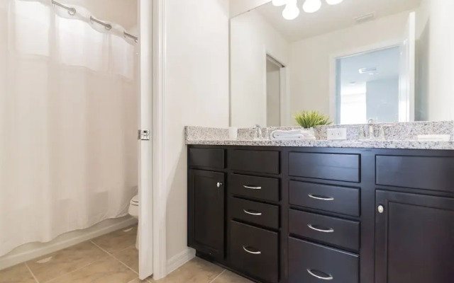 Solterra 5BR Townhome w Splash Pool