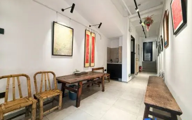 Sixiang Homestay (West Street Zhonglou)