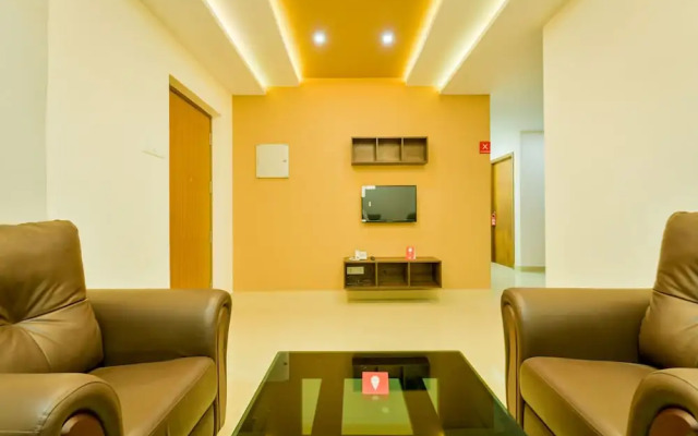 OYO 14271 Modern Studio Near Lulu Mall