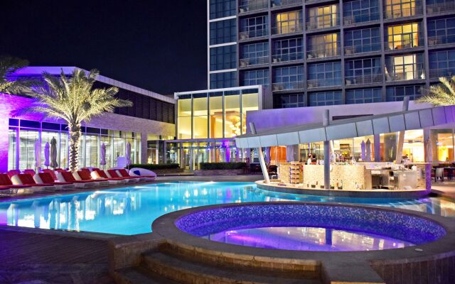Centro Yas Island