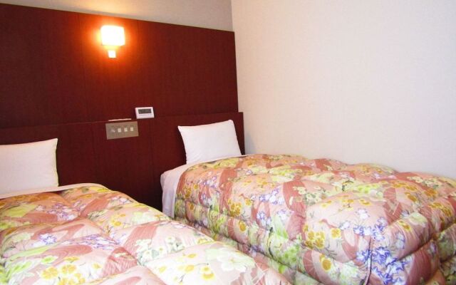 Hotel Oaks Shin-Osaka – Guest Rooms – Osaka