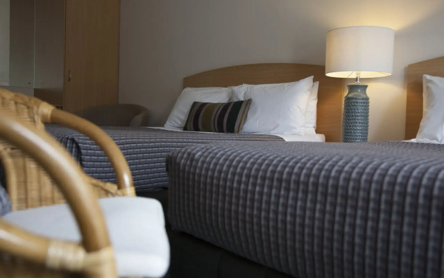 Greenlane Manor Motel