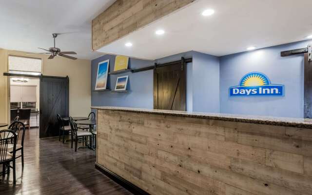 Days Inn & Suites by Wyndham Lodi