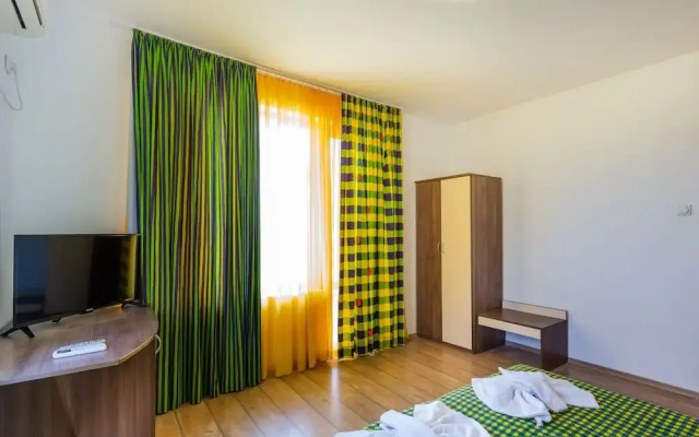 2 Bedroom Apartment in Dafinka Guest House