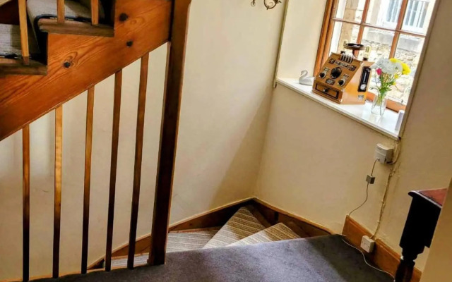 Craigowen - 4 Bed Maisonette on Historic High Street