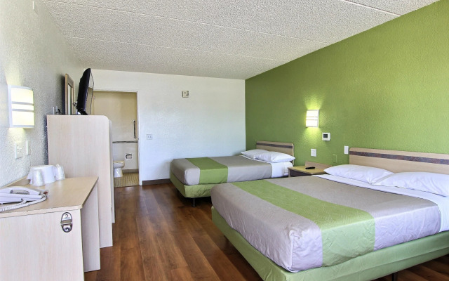 Motel 6 Austin, TX - Central Downtown UT