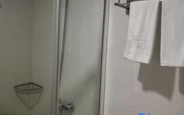 Yancheng Riyuehu Holiday Hotel