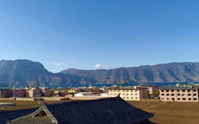 Vienna 3 Best Hotel (Yunnan Lugu Lake Passenger Station Daluoshui Wharf)