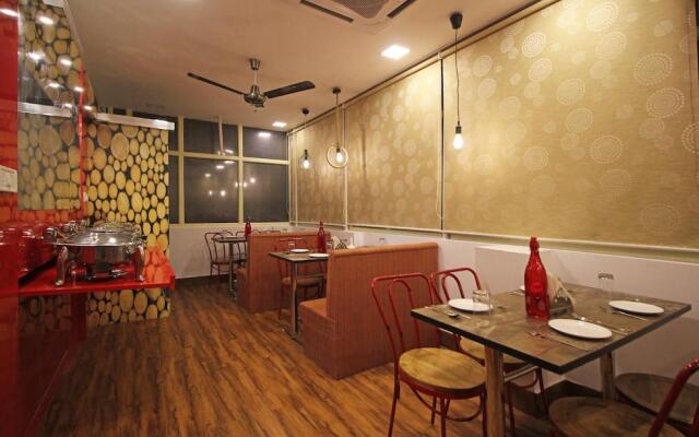 OYO Rooms 744 Near BLK Hospital