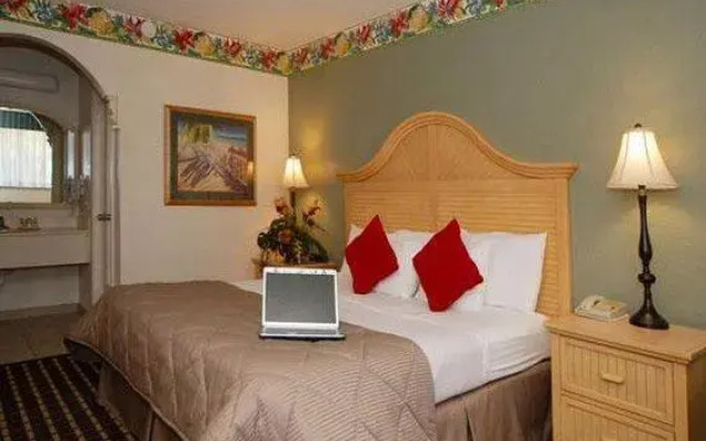 Clarion Hotel Fort Myers