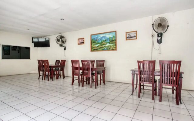 RedDoorz near Pantai Ria Kenjeran