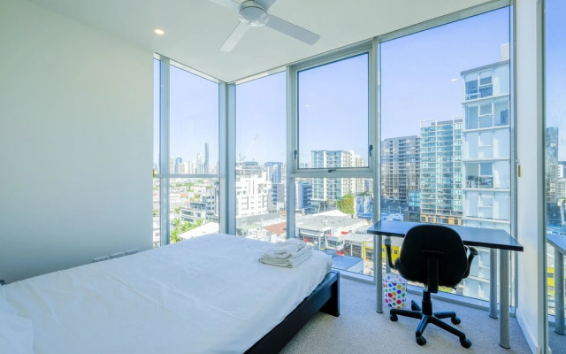 Sofun Apartment In Newstead