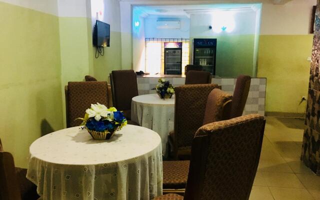 OmoLucas Hotel & Suites
