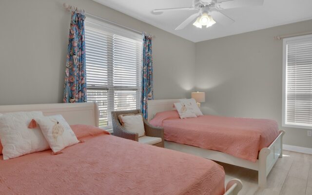 Dolphin Watch 3 Bedroom Townhouse by RedAwning