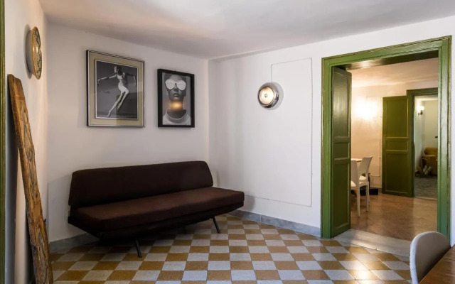 Surplus Charming Apartment