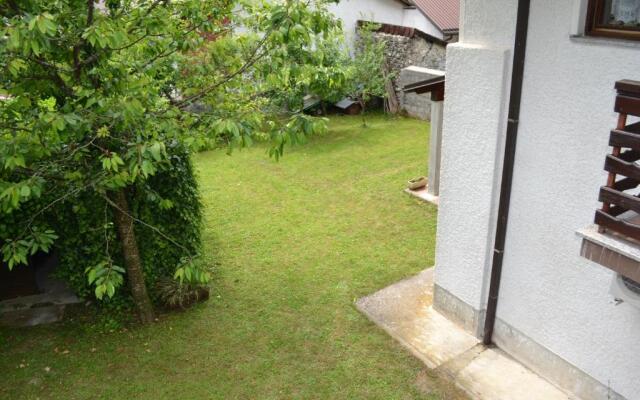 Apartment Love Smast