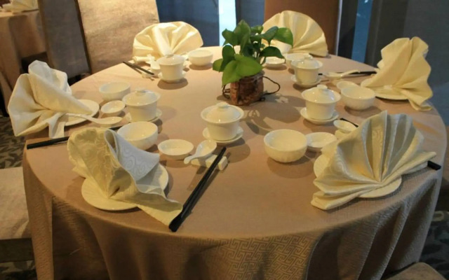 Grand Alora Hotel