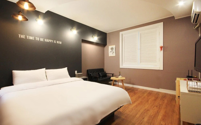 Jeonju Deokjindong MOMENT 708