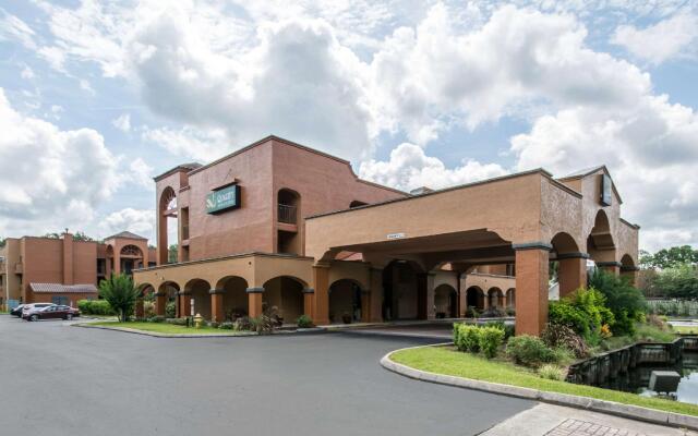 Quality Inn & Suites Jacksonville-Baymeadows