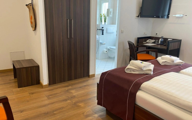 sevenDays Hotel BoardingHouse