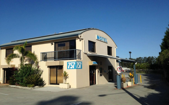 Novena Palms Motel
