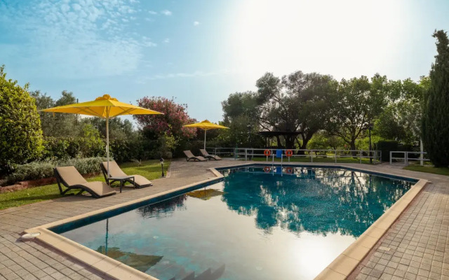 Villehardouin Farm Estate