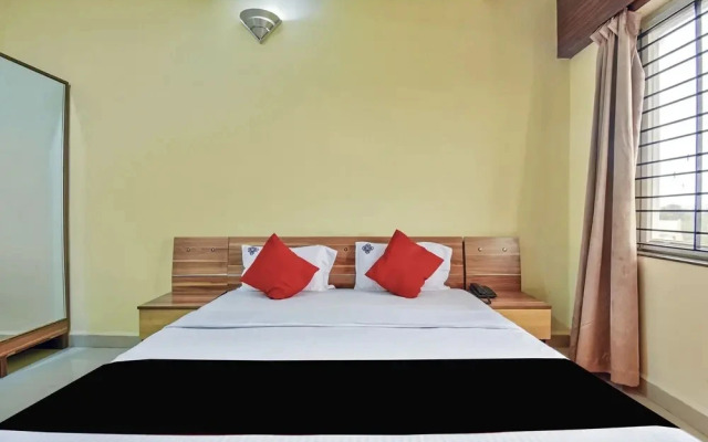 Nakshatra Comforts by OYO Rooms