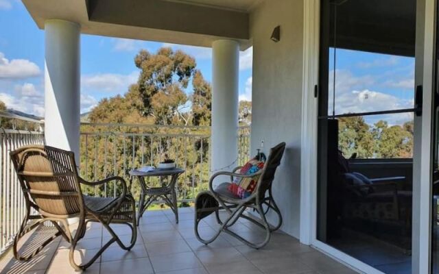 Scenic Villa-Second Storey