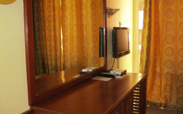 IRIS Hotel
