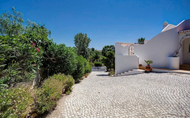 Sequana Fabulous Spacious Villa Perfect for Fami