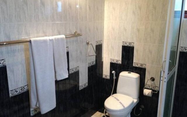 Warahena Beach Hotel