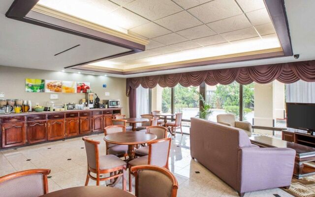 Quality Inn near Six Flags