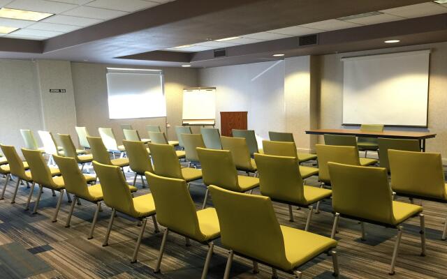 Holiday Inn Express Sacramento Airport Woodland by IHG