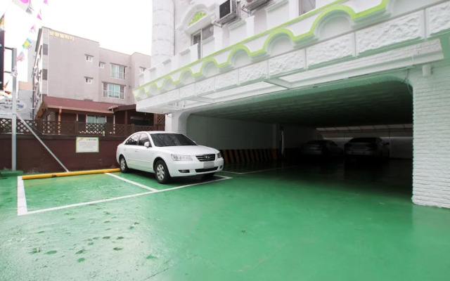 Ulsan Sinjeongdong Hayanseong