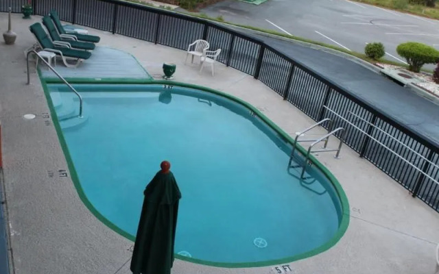 Americas Best Value Inn Hinesville