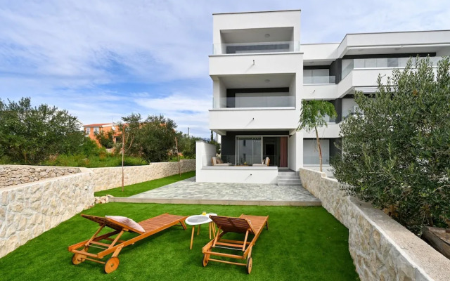 Imperial Apartment with Private Pool