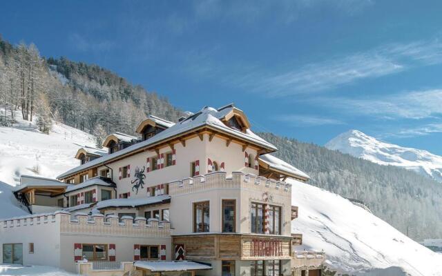 Burghotel Alpenglühn