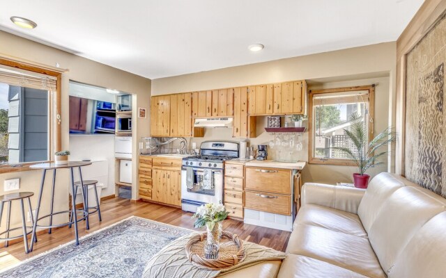 Quaint Carmel - Bungalow Close to Beach