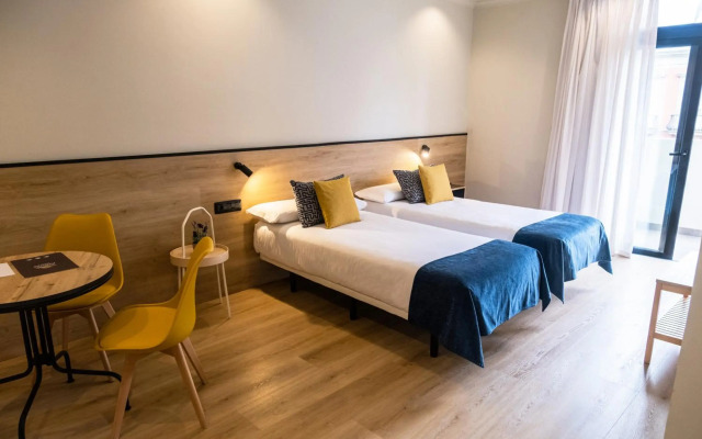 Hotel Adonis Capital