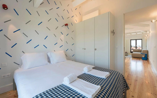 Boavista Penthouse w/ 2 Balconies & AC by LovelyStay