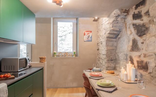 Rebecca Suite Nearby Urio s Castle