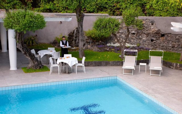 Hotel Marad