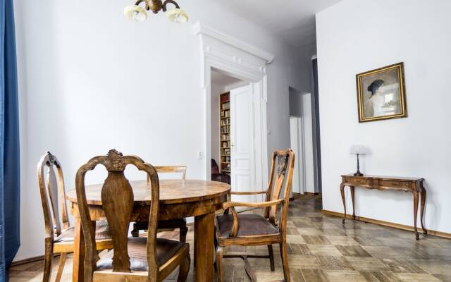 Apartament Antique