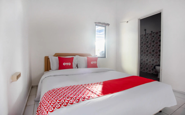 OYO 3728 Tunas Plaza Residence