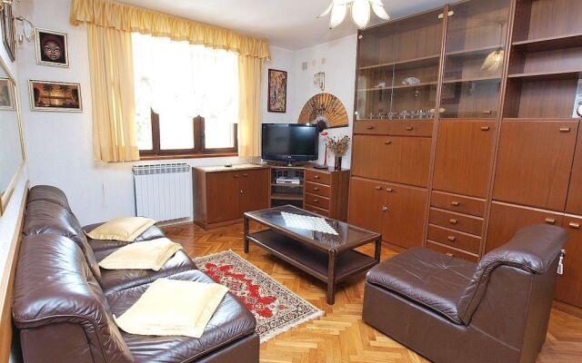 Apartment 864