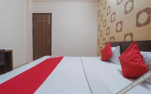 OYO 81499 Second Home Residency