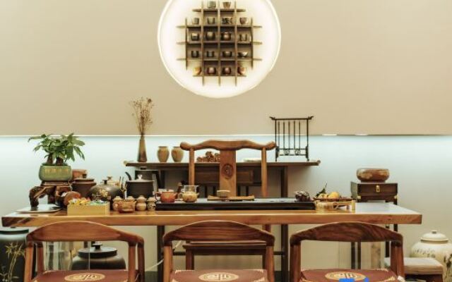 Qiwu Homestay (Jianshui Ancient City Small Train Branch)